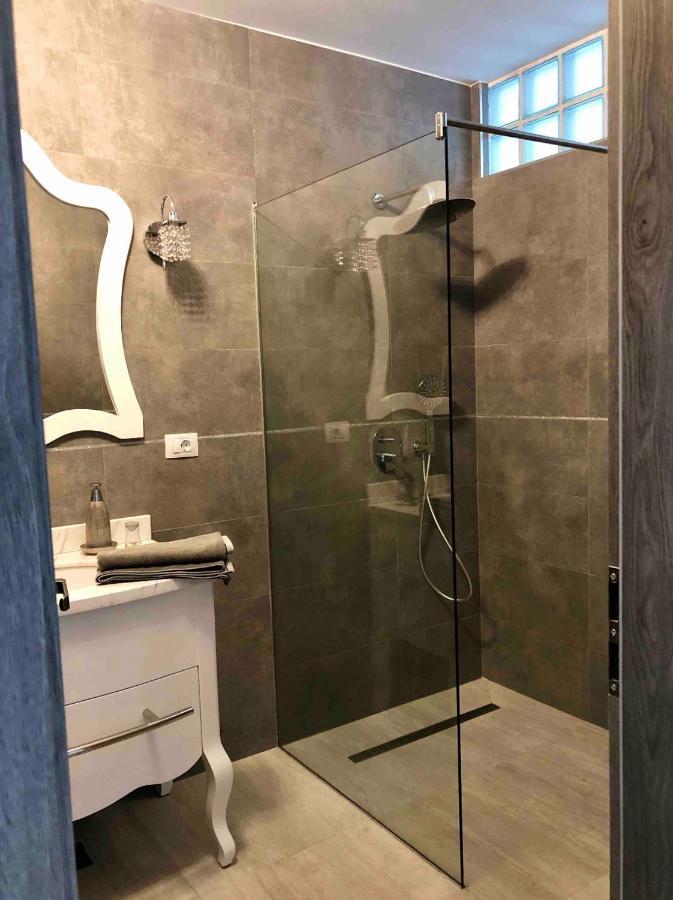 Apartment Luxury Râmnicu Vâlcea Eksteriør billede